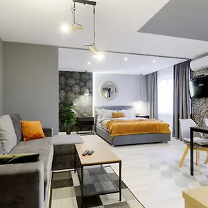 https://new-apart-lesi-ukrainky-blvd-17.hotels-of-kiev.com